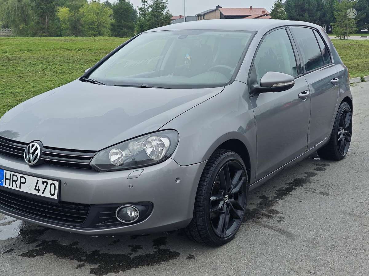Volkswagen Golf - 1