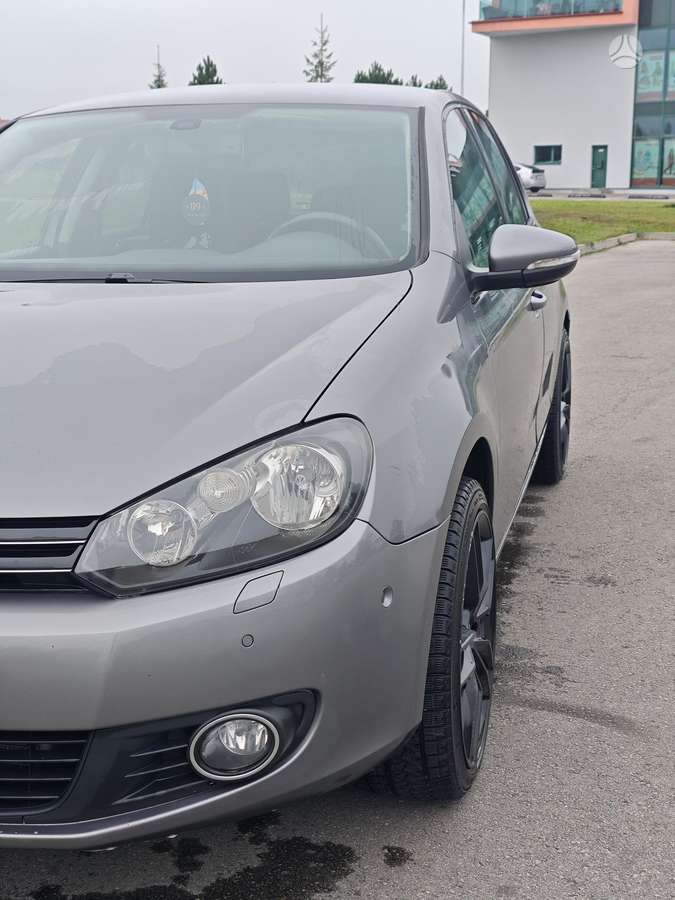 Volkswagen Golf - 2