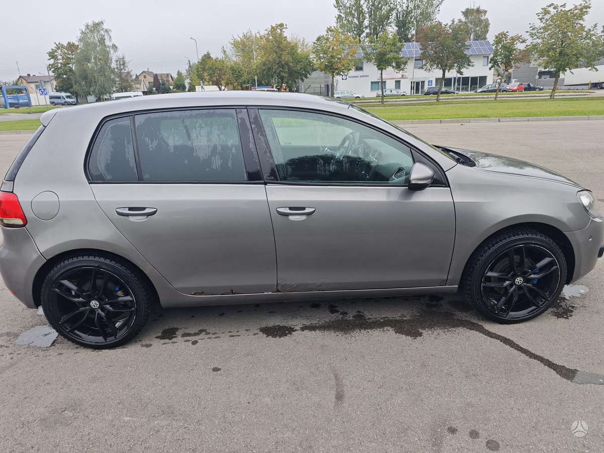 Volkswagen Golf - 5