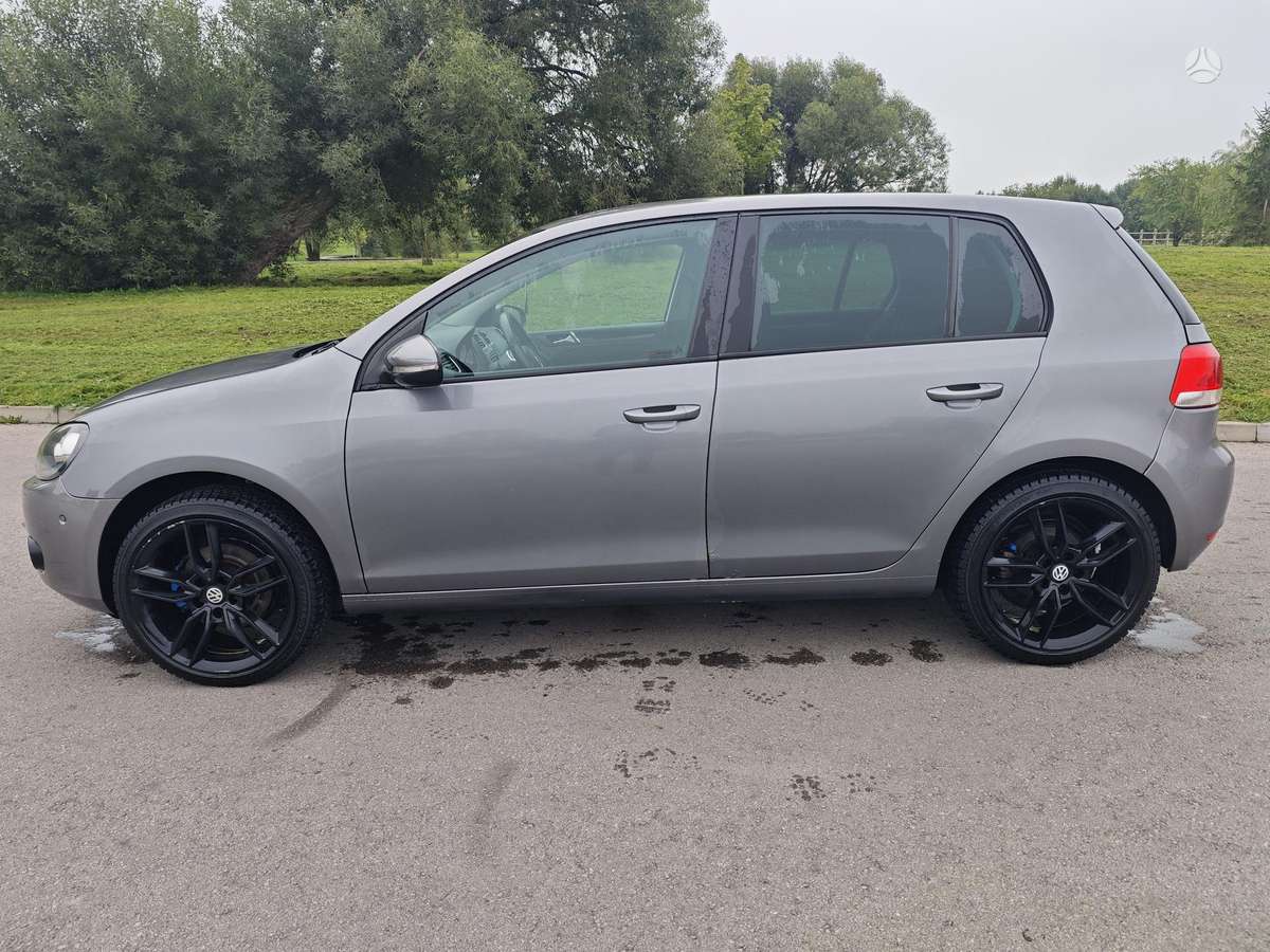 Volkswagen Golf - 10
