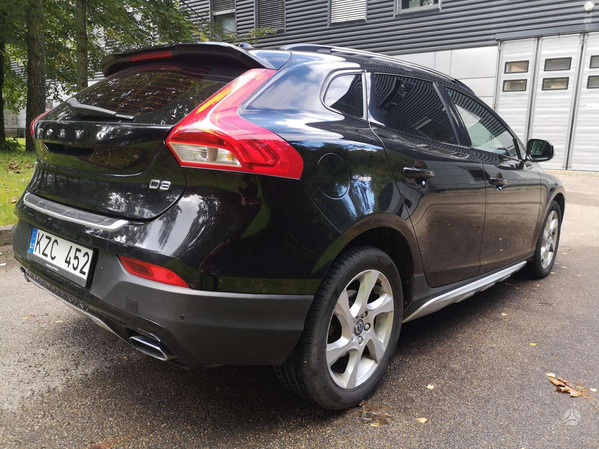 Volvo V40 Cross Country - 4