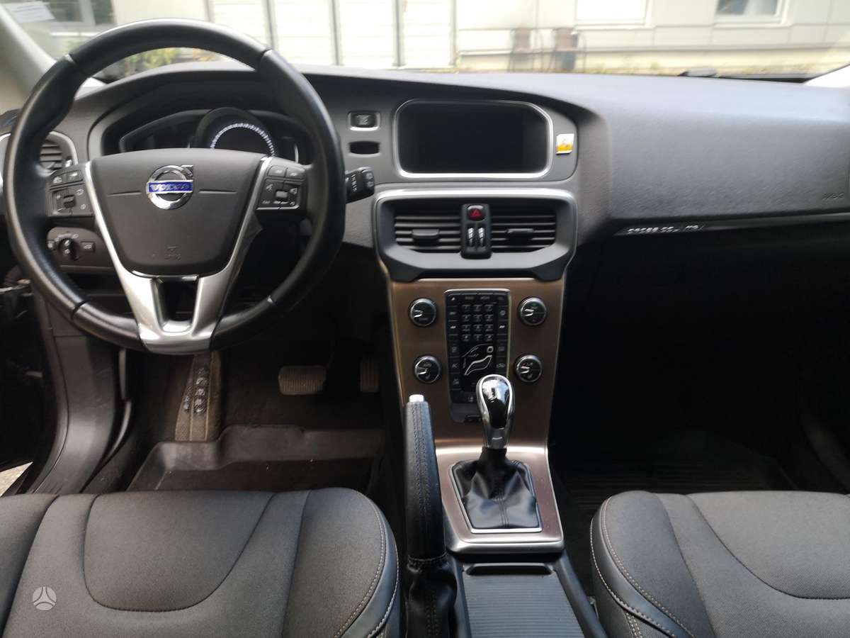 Volvo V40 Cross Country - 6