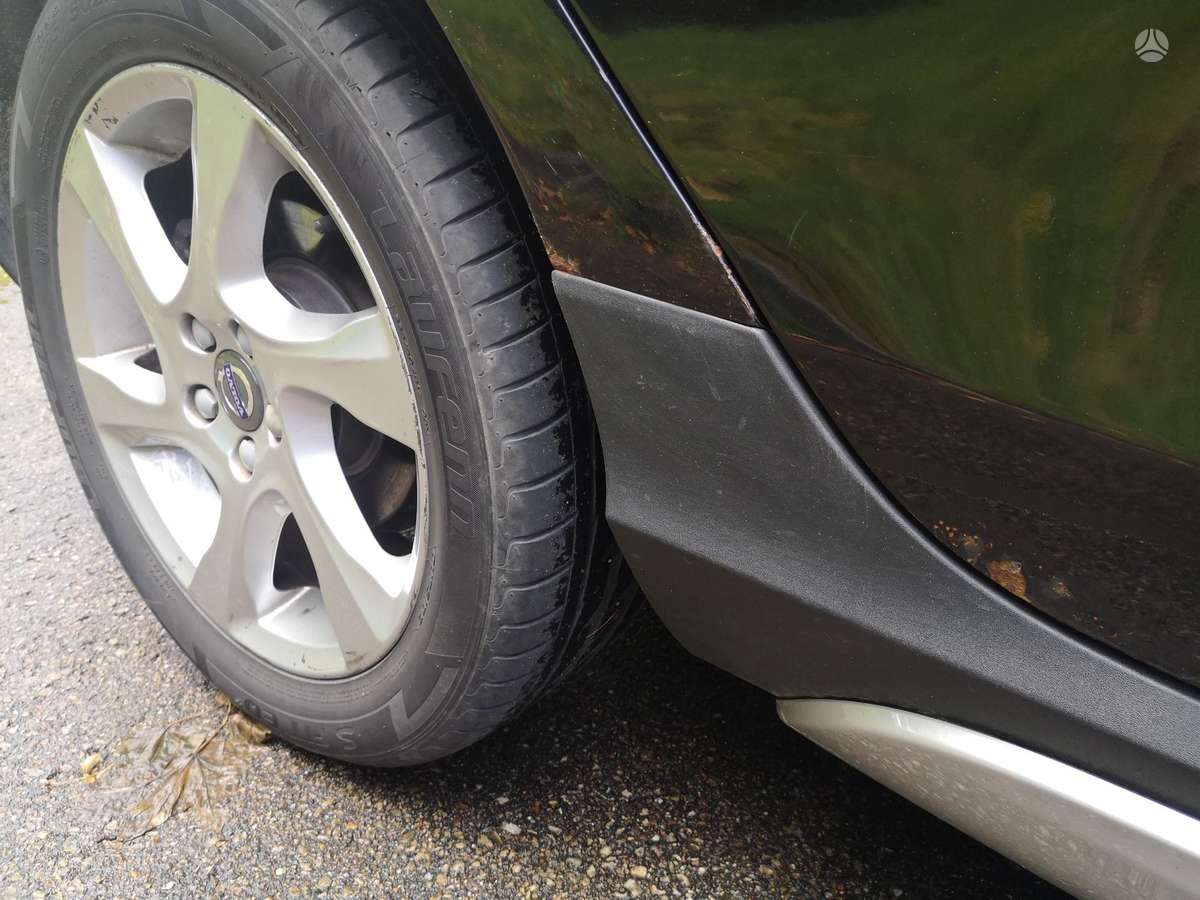 Volvo V40 Cross Country - 8