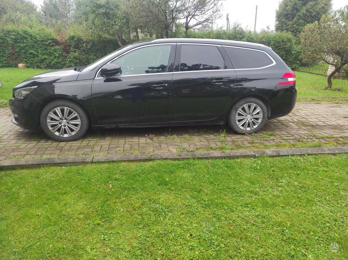 Peugeot 208 - 3