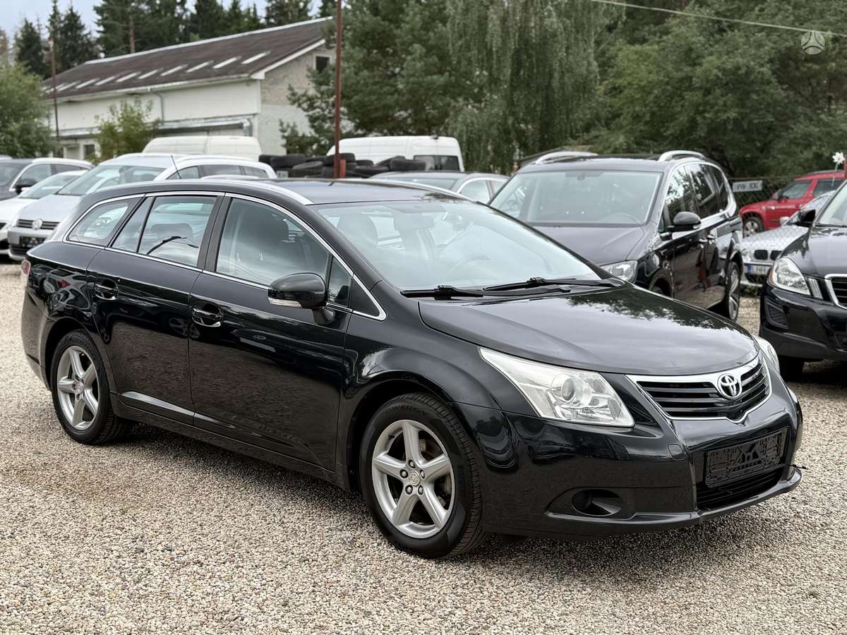 Toyota Avensis - 2