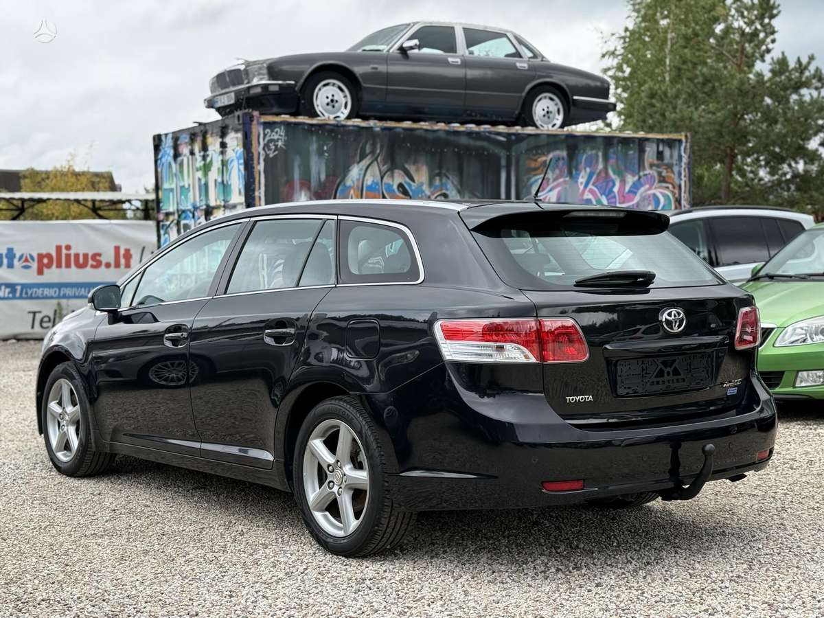 Toyota Avensis - 4