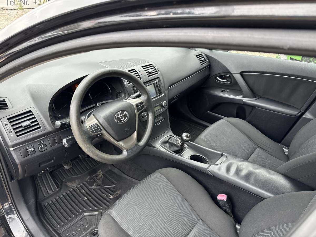 Toyota Avensis - 5
