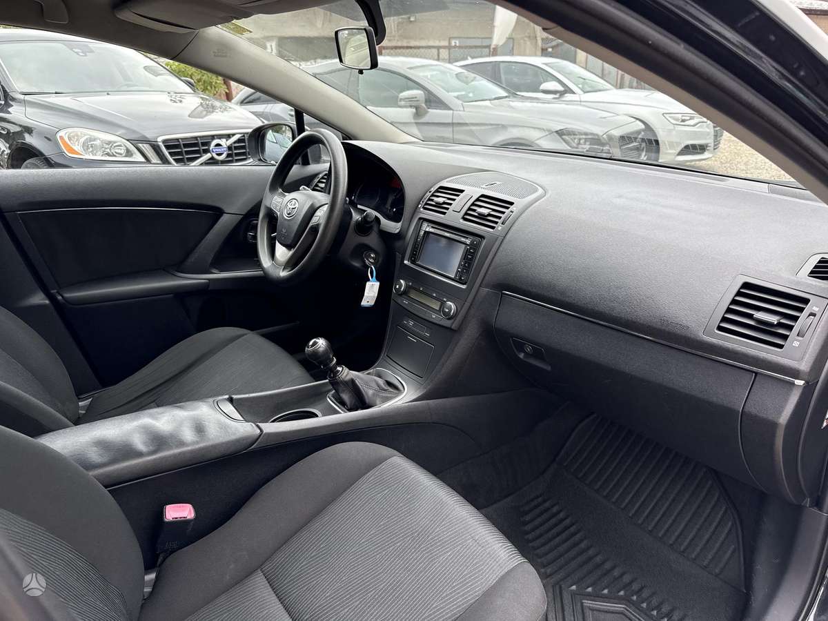 Toyota Avensis - 6