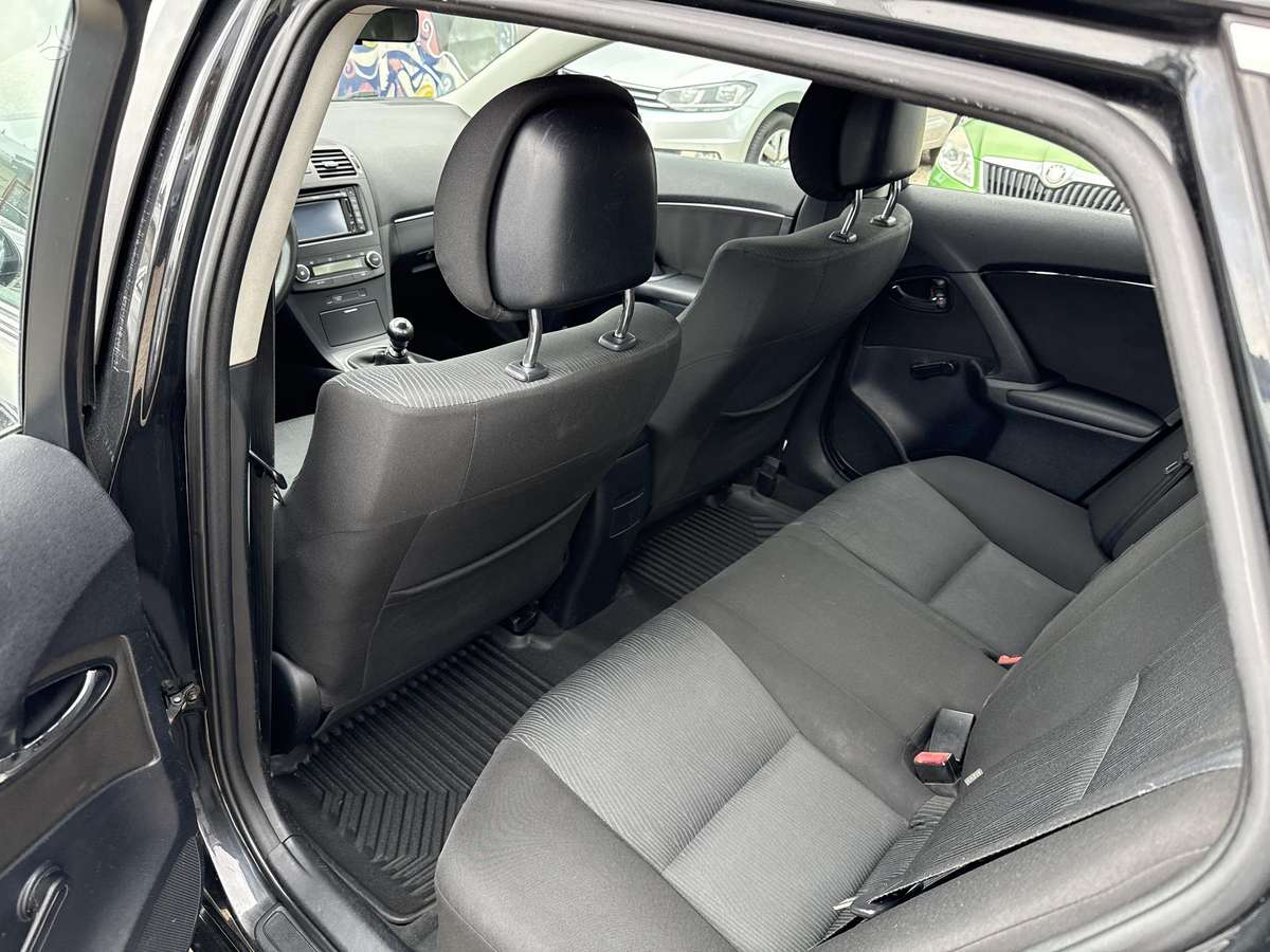 Toyota Avensis - 9