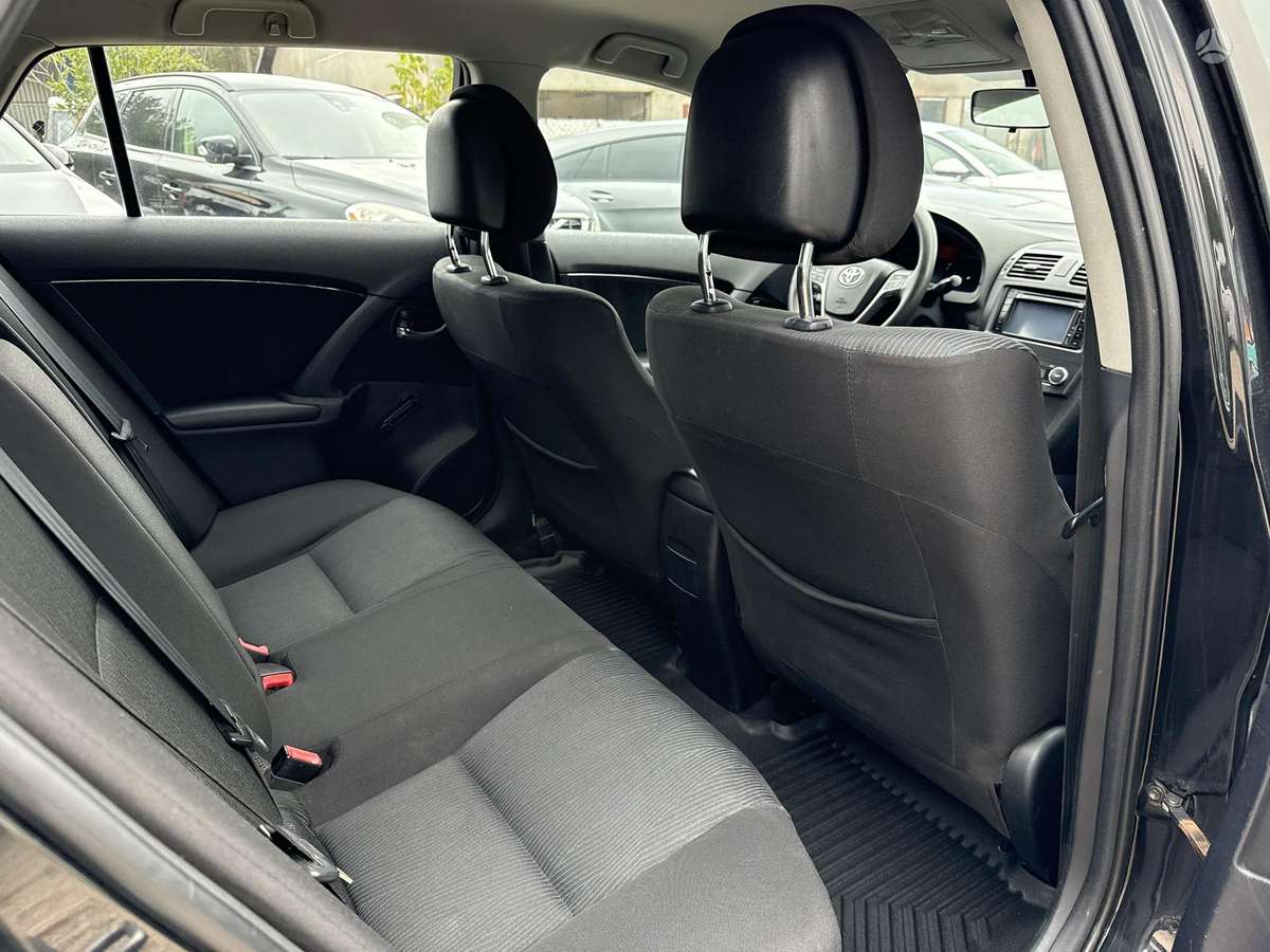 Toyota Avensis - 11
