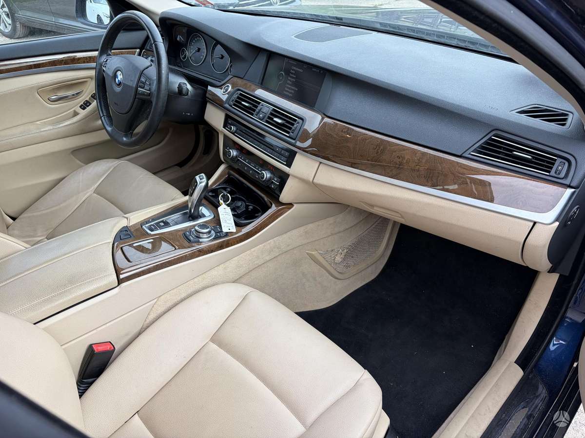 BMW 523, 3.0 l., Седан