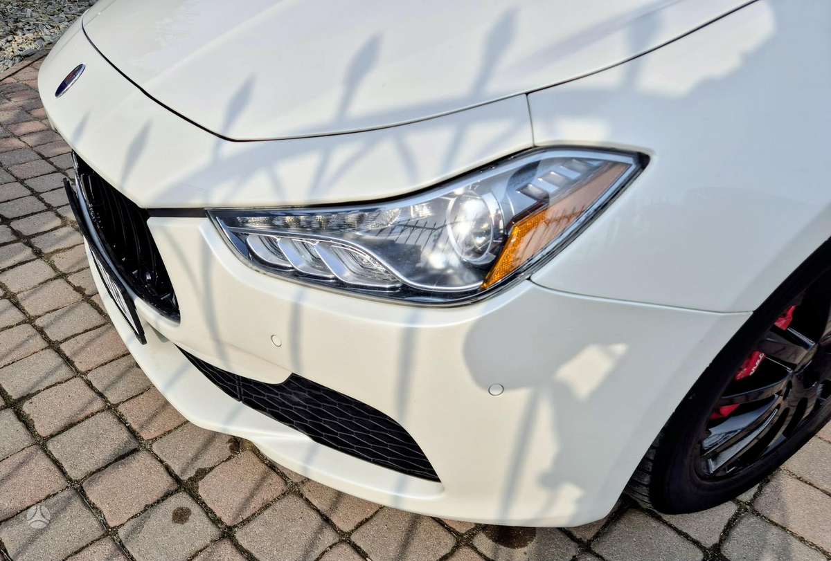 Maserati Ghibli, 3.0 l., Седан