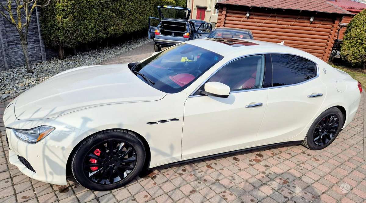 Maserati Ghibli, 3.0 l., Седан