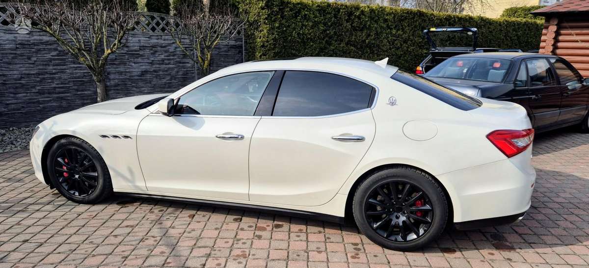 Maserati Ghibli, 3.0 l., Седан