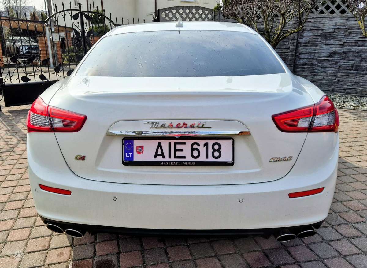 Maserati Ghibli, 3.0 l., Седан