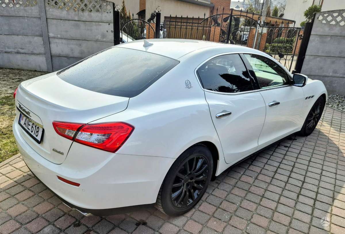 Maserati Ghibli, 3.0 l., Седан