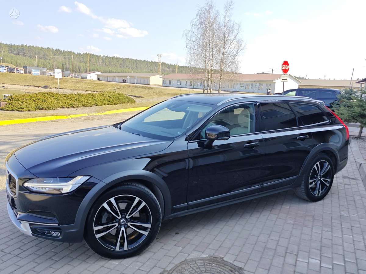 Volvo V90 Cross Country - 6