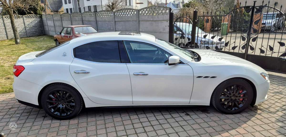 Maserati Ghibli, 3.0 l., Седан