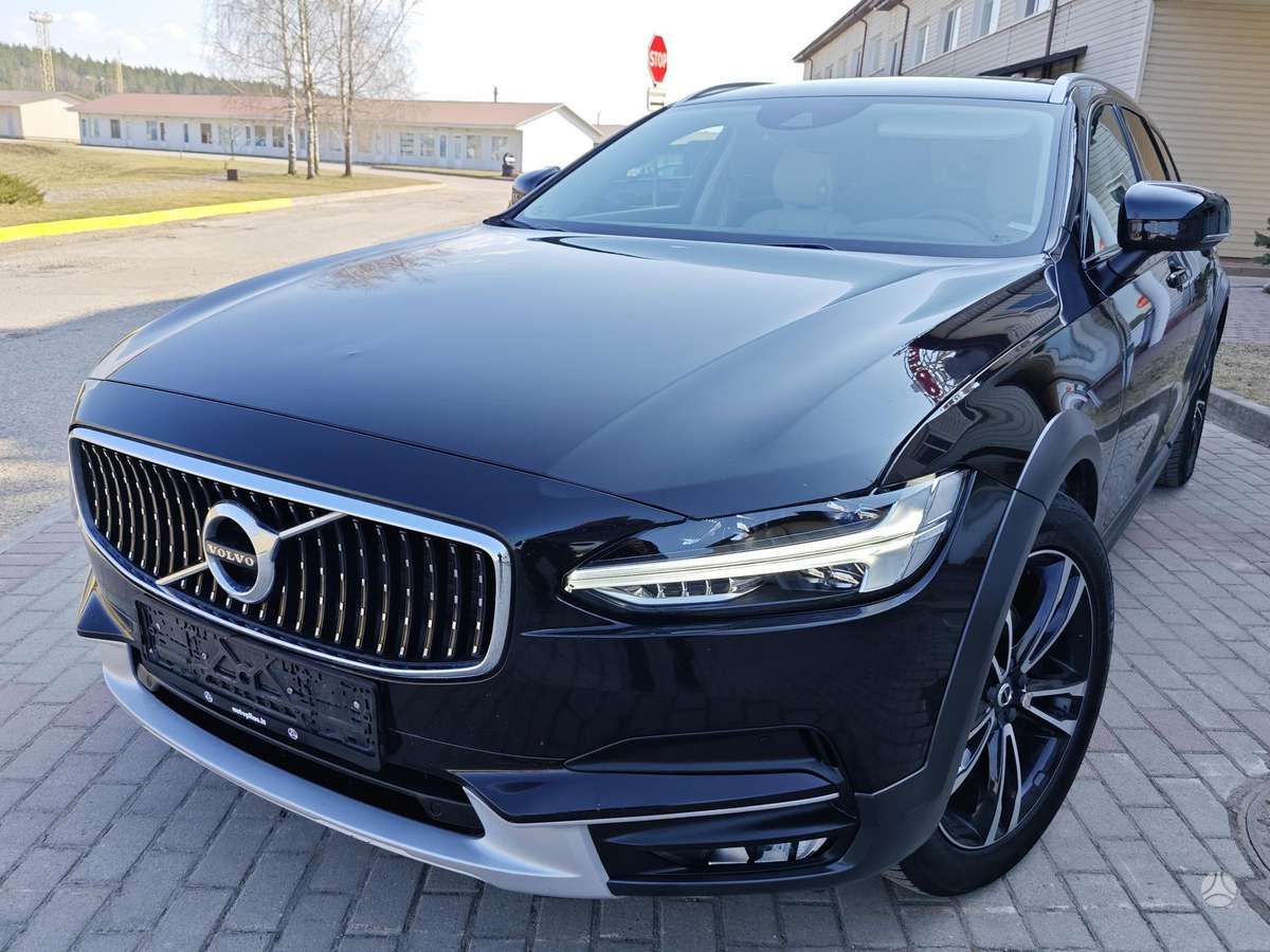 Volvo V90 Cross Country - 8