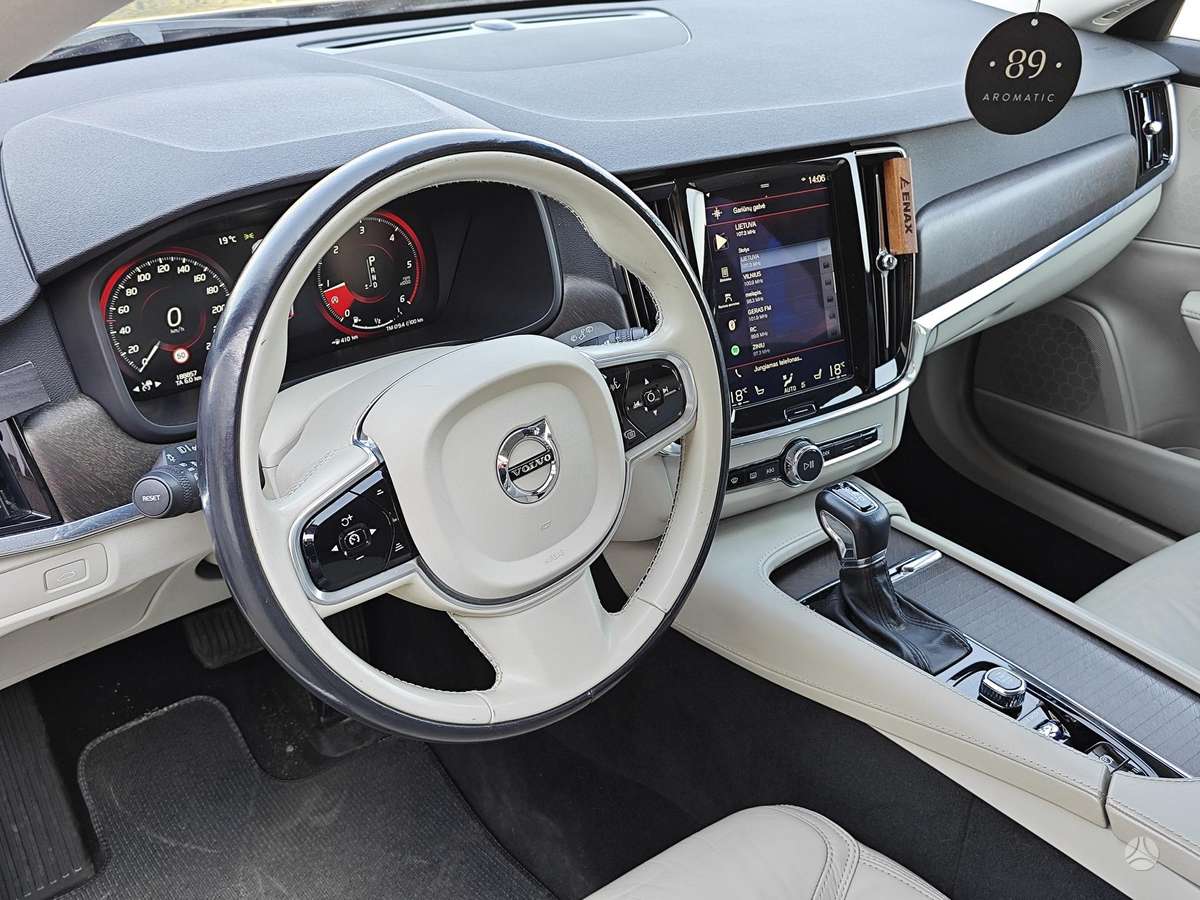 Volvo V90 Cross Country - 9