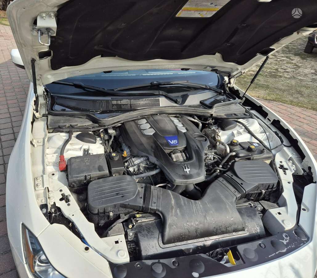 Maserati Ghibli, 3.0 l., Седан
