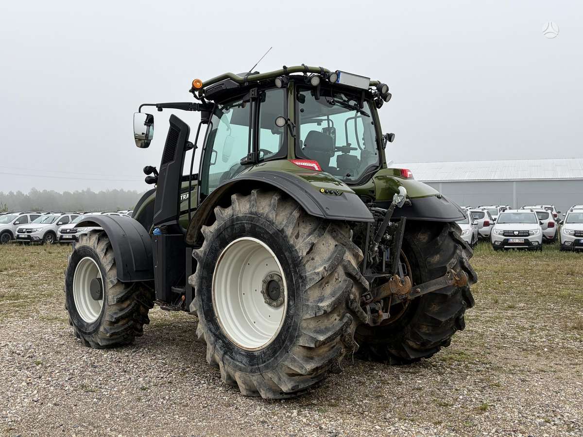 Valtra T235, traktori