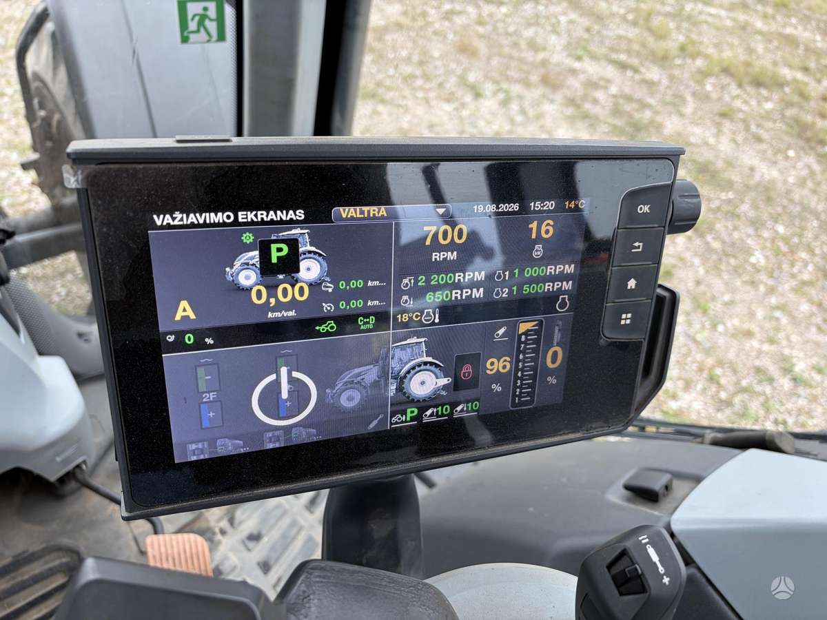 Valtra T235, tractors