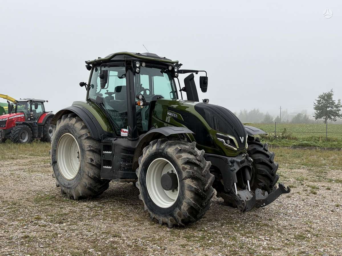 Valtra T235, traktori