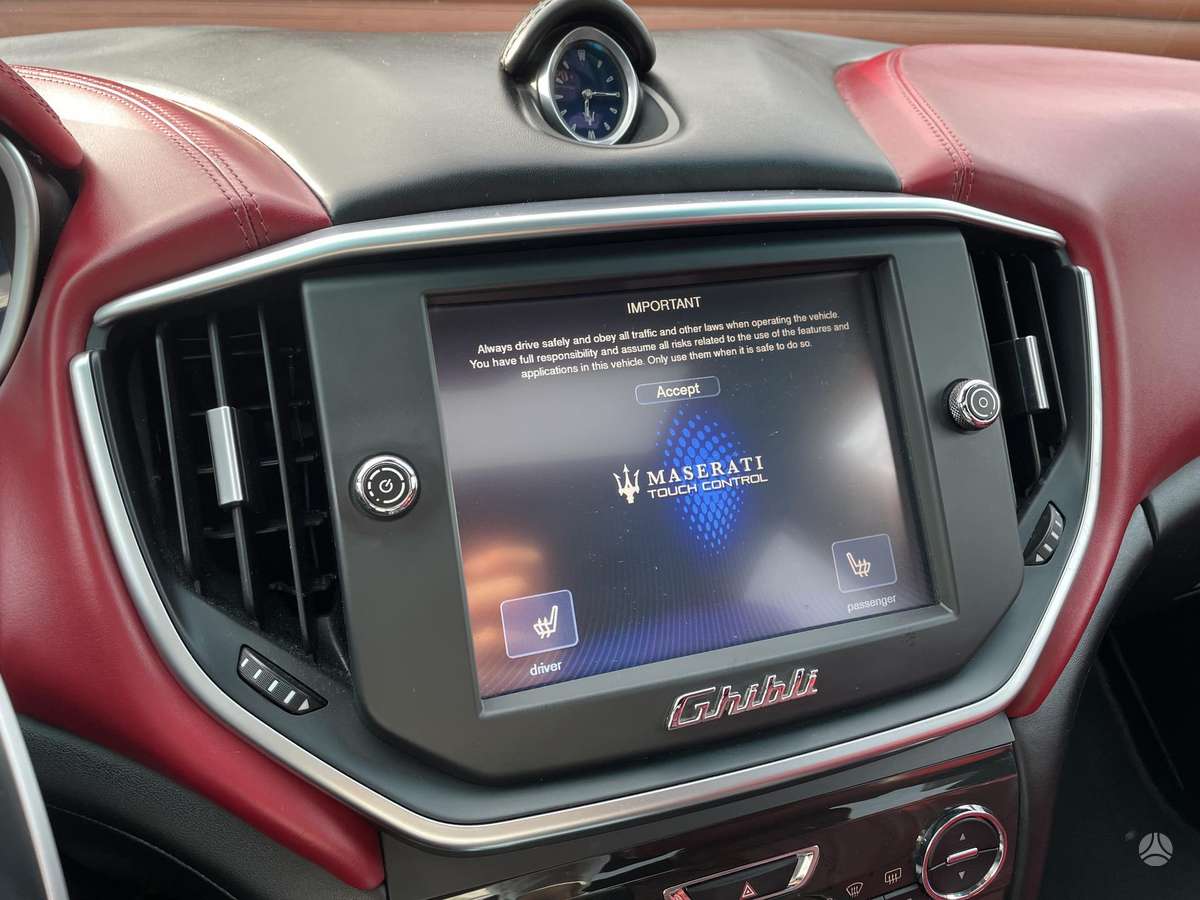 Maserati Ghibli, 3.0 l., Седан