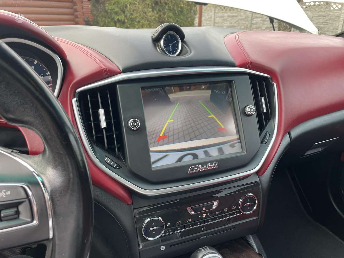 Maserati Ghibli, 3.0 l., Седан