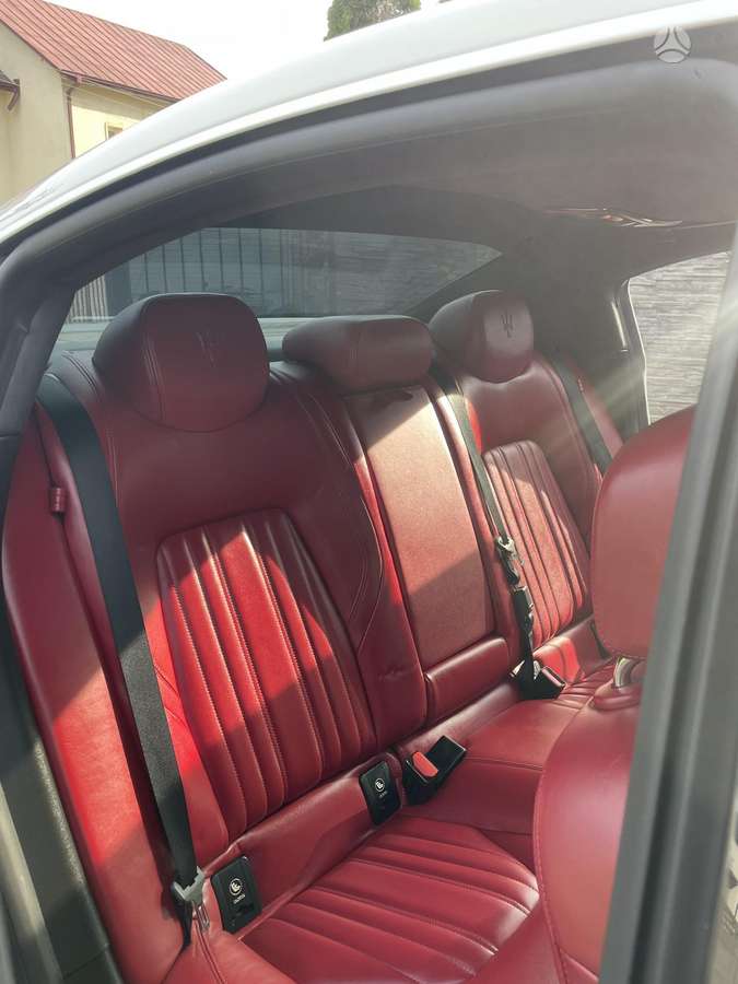 Maserati Ghibli, 3.0 l., Седан