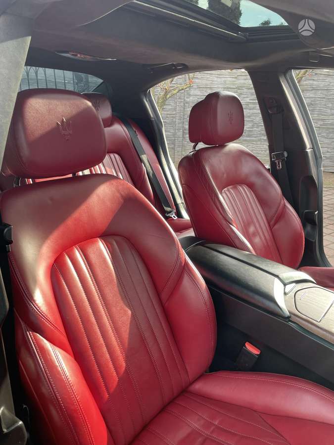Maserati Ghibli, 3.0 l., Седан
