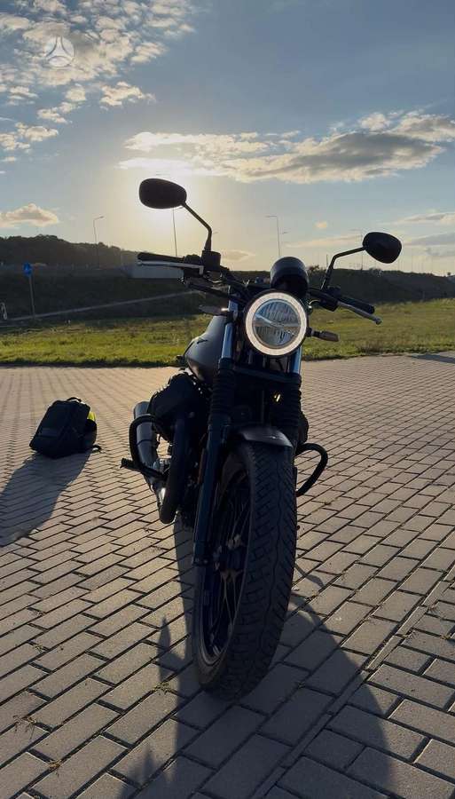 Moto Guzzi V7 750cc, street / classic