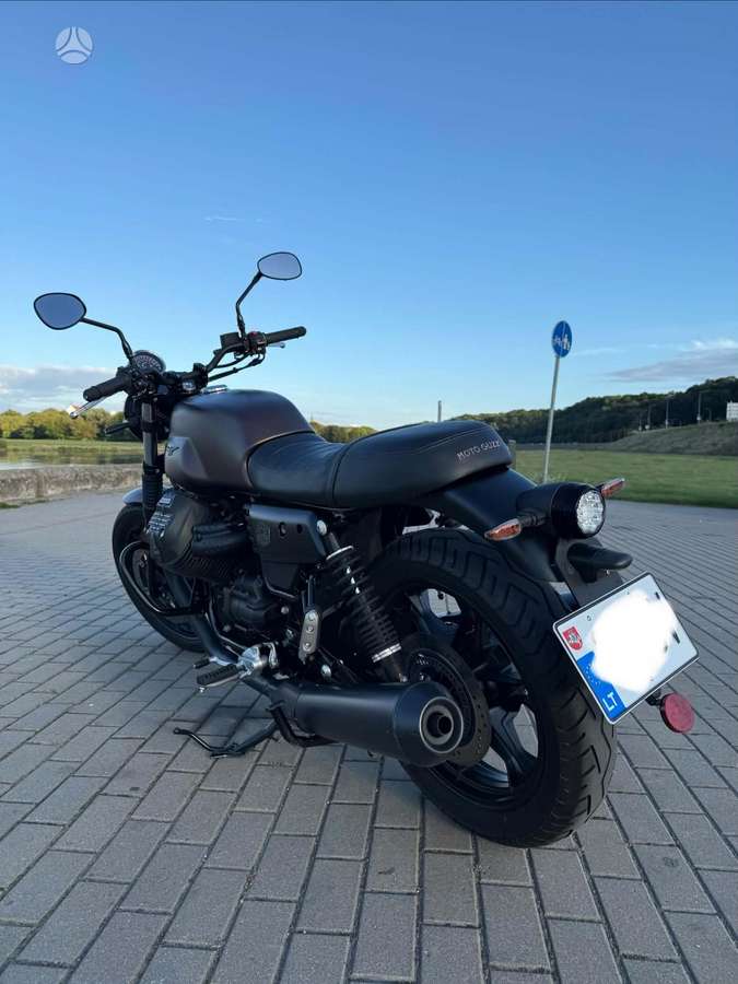 Moto Guzzi V7 750cc, street / classic