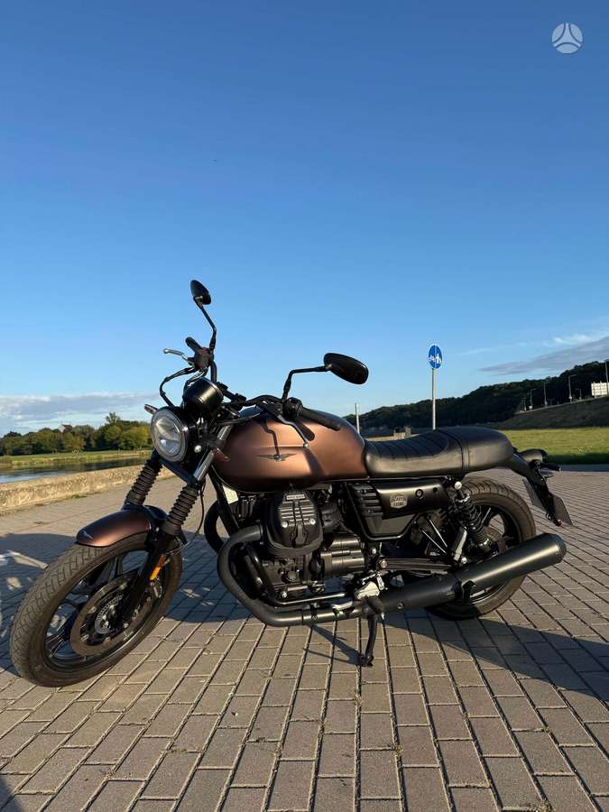 Moto Guzzi V7 750cc, street / classic