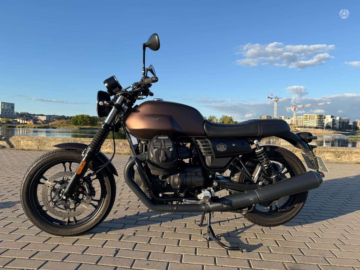 Moto Guzzi V7 750cc, street / classic