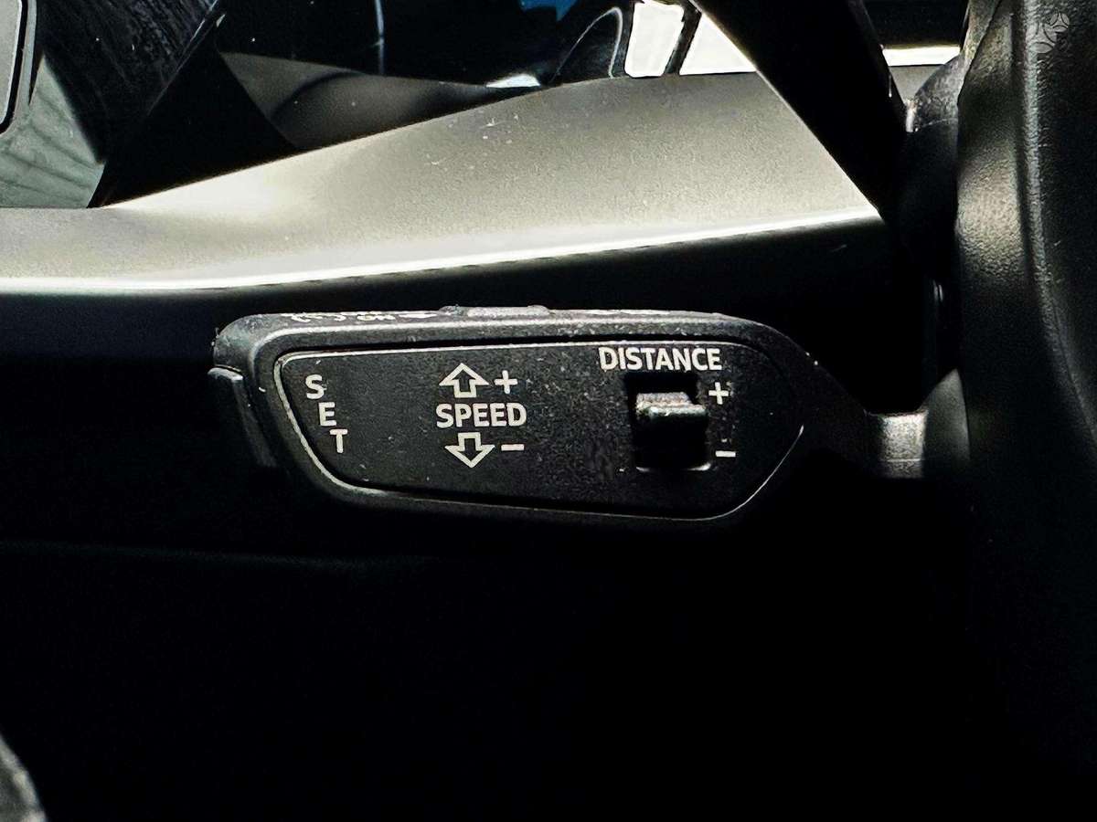 Audi A3, 1.0 l., Седан