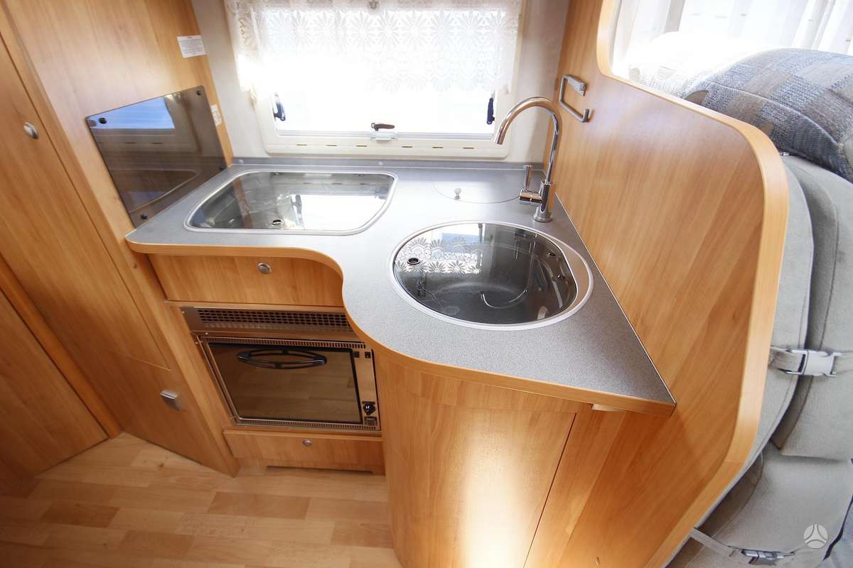 Adria Coral S 650 SP, campers