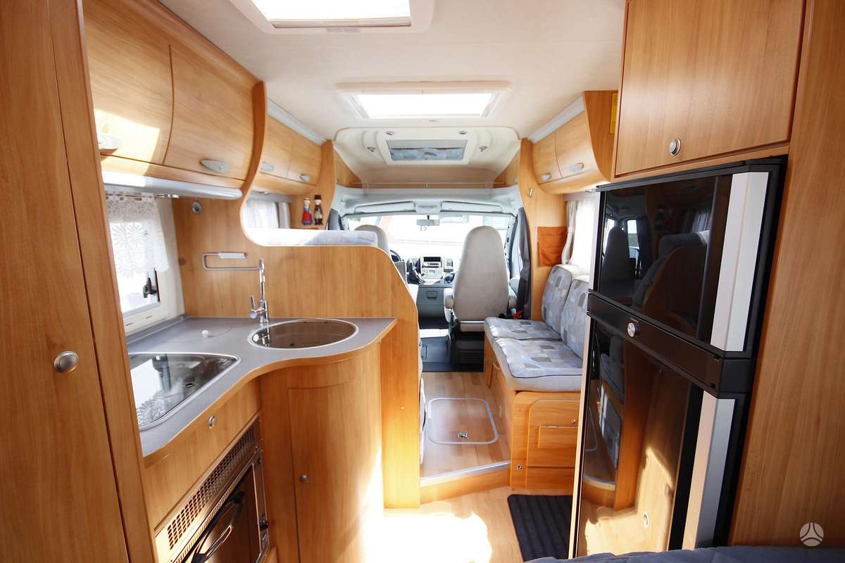 Adria Coral S 650 SP, campers