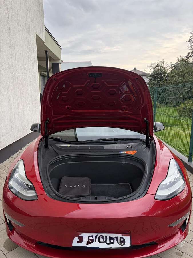 Tesla Model 3 - 4