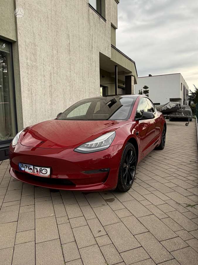 Tesla Model 3 - 2