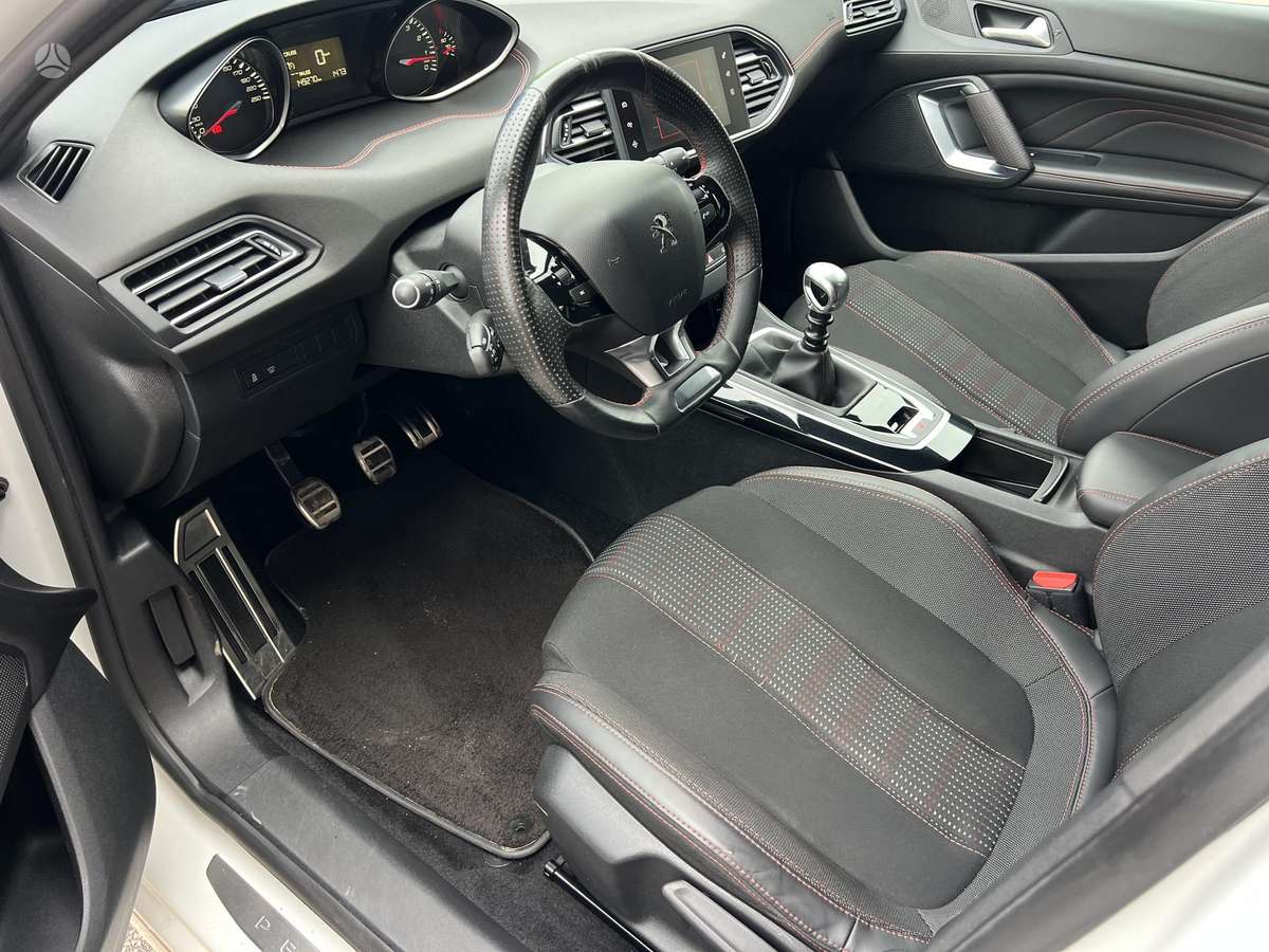 Peugeot 308, 1.2 l., hatchback