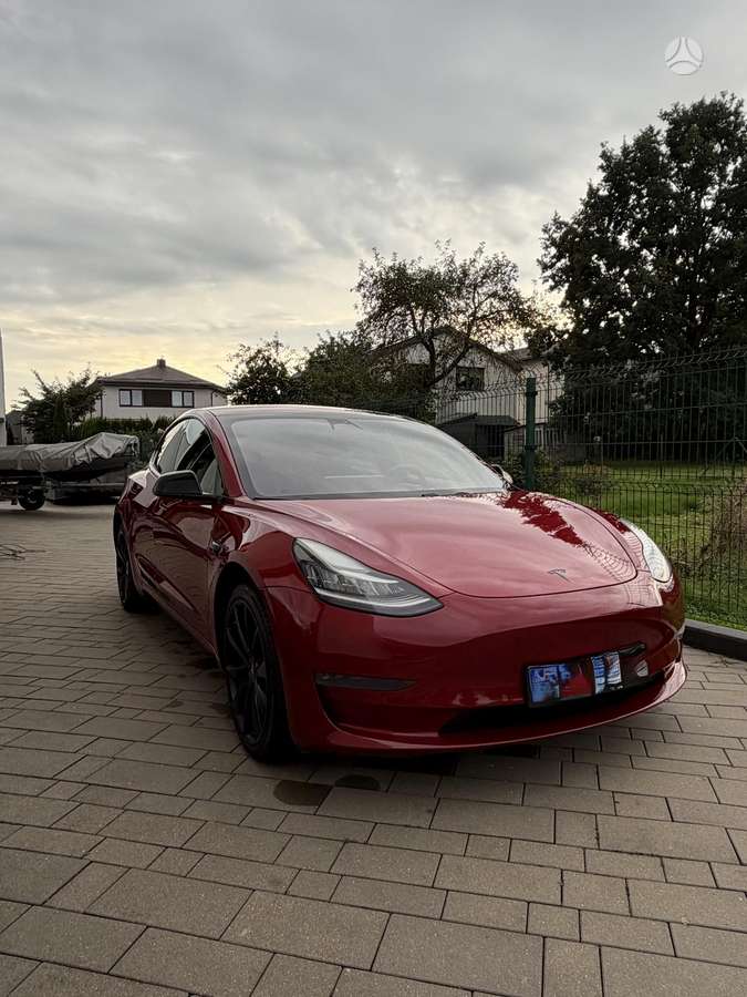 Tesla Model 3 - 3
