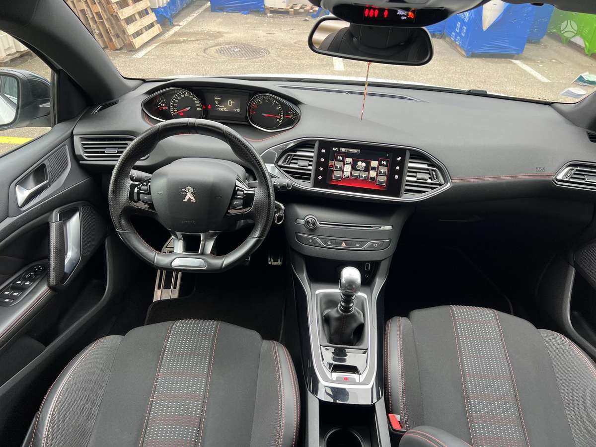 Peugeot 308, 1.2 l., hatchback