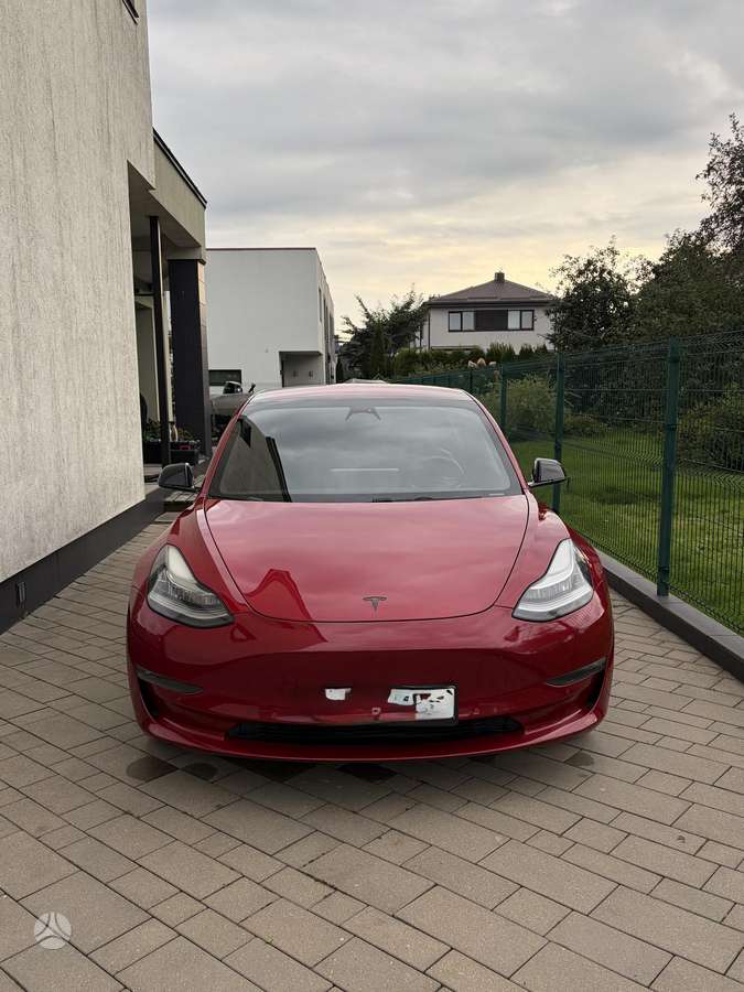 Tesla Model 3 - 1