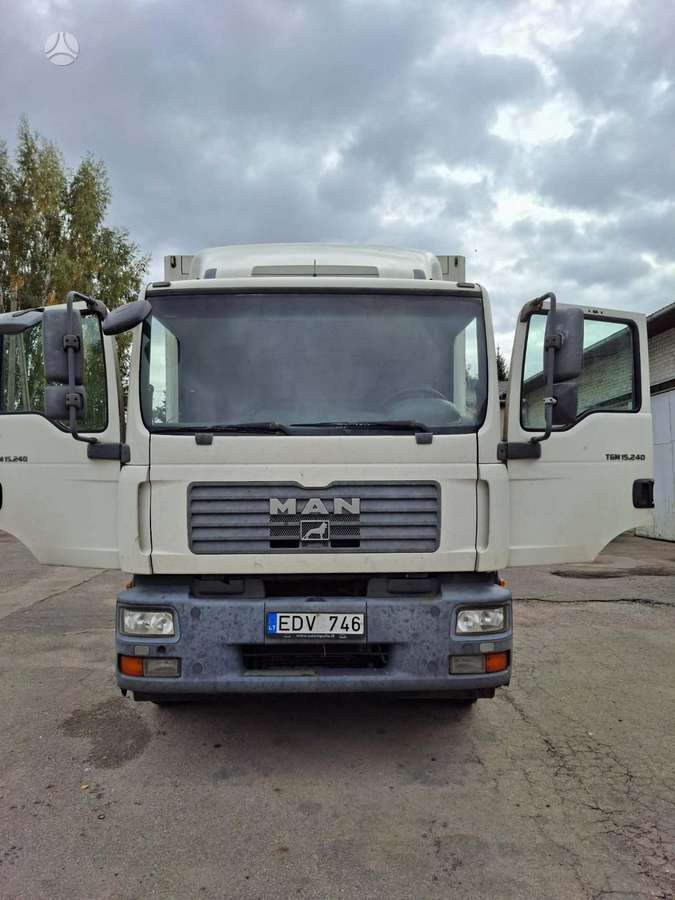 MAN TGM 15.240, isothermal trucks