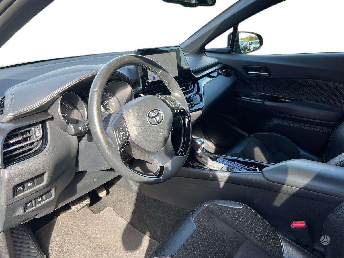 Toyota C-HR - 11