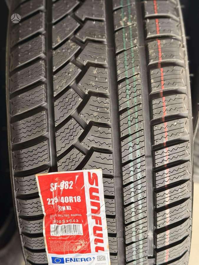 Sunfull 982: SIUNČIAME, winter 225/40 R18