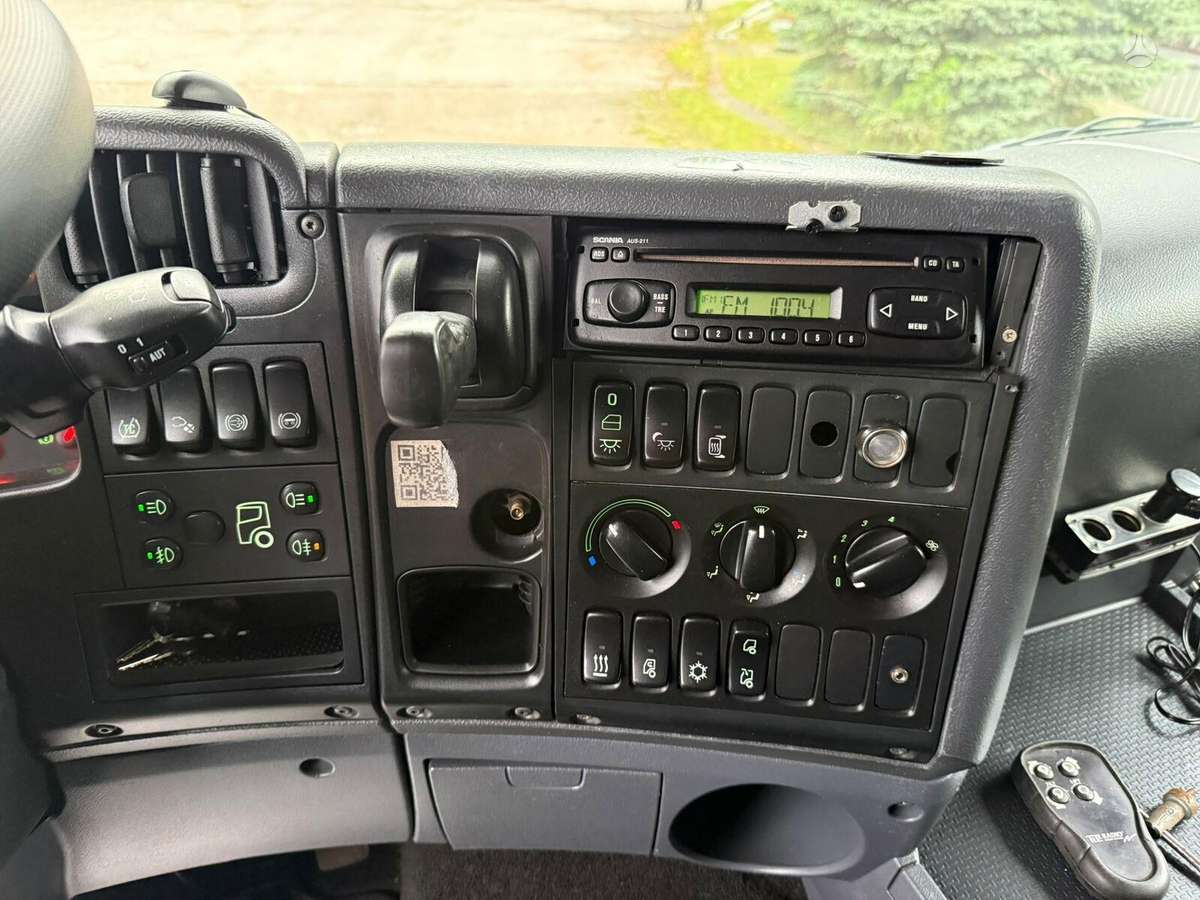 Scania R 420 6x2, isothermal trucks