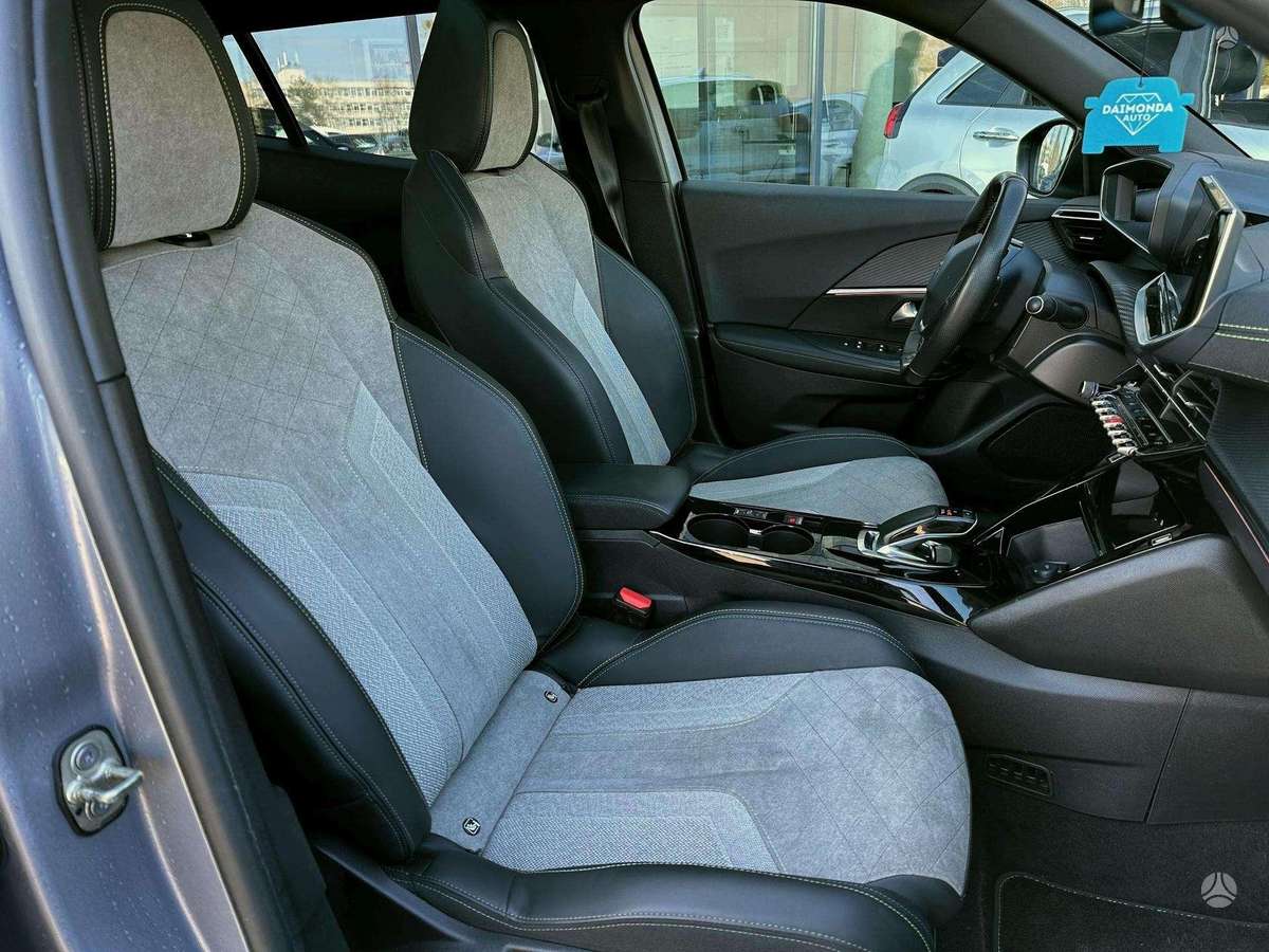 Peugeot 2008 - 8